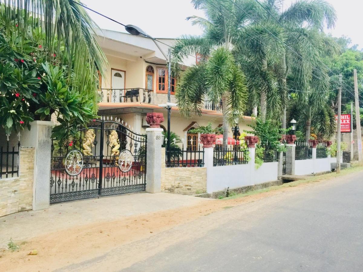 Senthil Complex Otel Jaffna Dış mekan fotoğraf